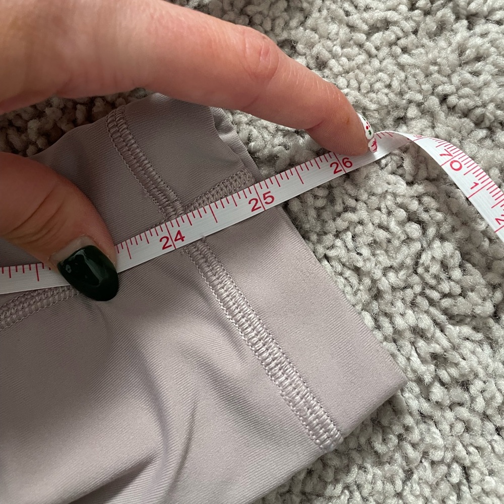 Lululemon leggings size 2 - Picture 4 of 4